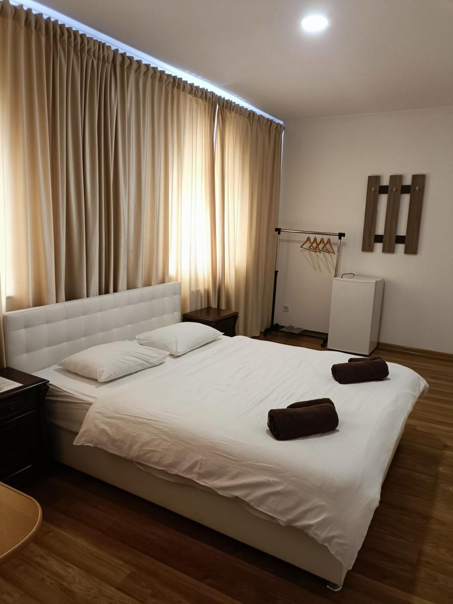 Mirage Otel Çernivtsi Dış mekan fotoğraf
