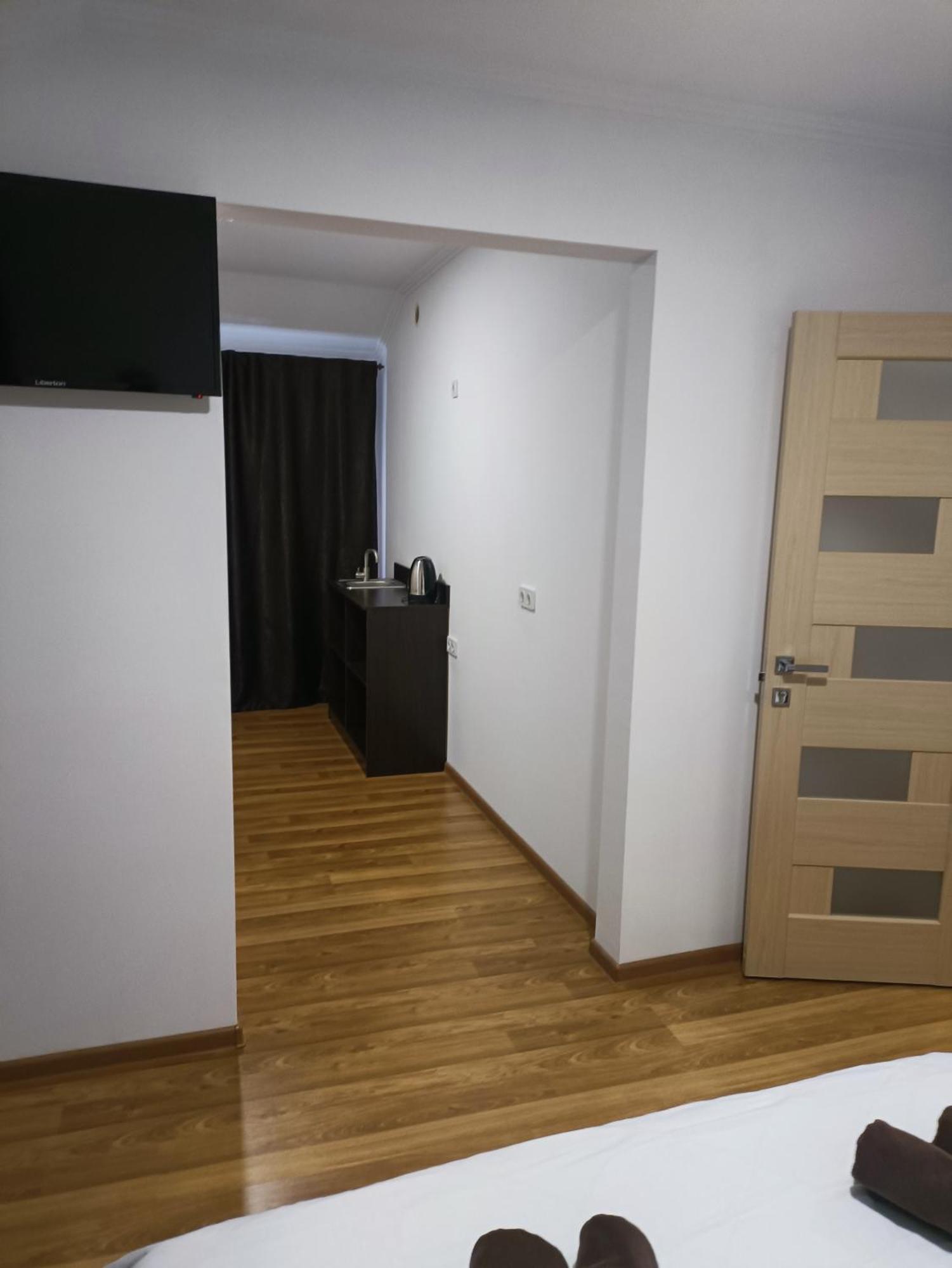 Mirage Otel Çernivtsi Dış mekan fotoğraf