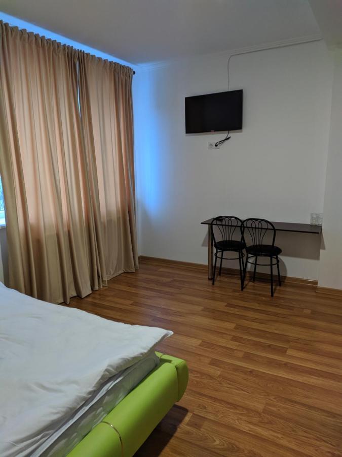 Mirage Otel Çernivtsi Dış mekan fotoğraf